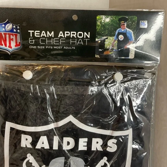 NFL Las Vegas Raiders Apron and Chef Hat Set-Adults - Picture 4 of 5